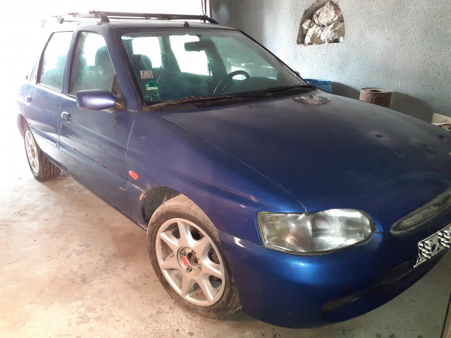 Ford Escort, 1997г., 215000 км, 700 лв.