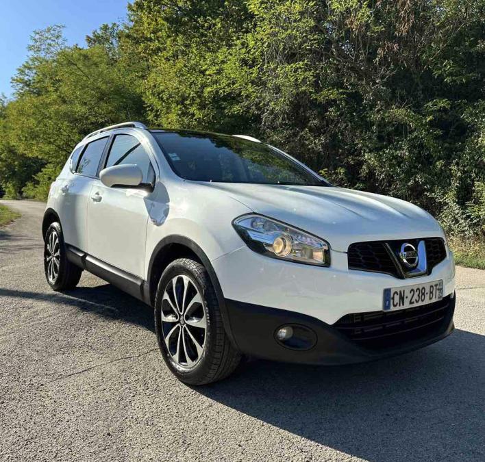 Nissan Qashqai, 2012г., 208000 км, 13700 лв.