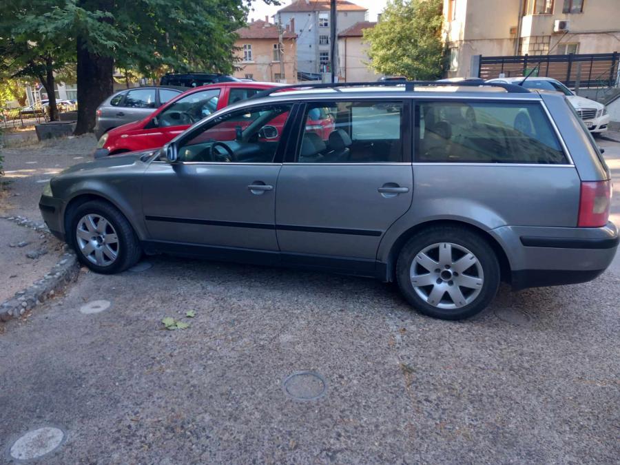 Volkswagen Passat, 2004г., 271000 км, 4500 лв.